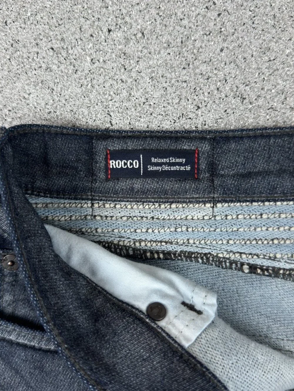 True Religion Rocco Moto Relaxed Skinny Men's W30 Dark Wash Zip Pockets T2534